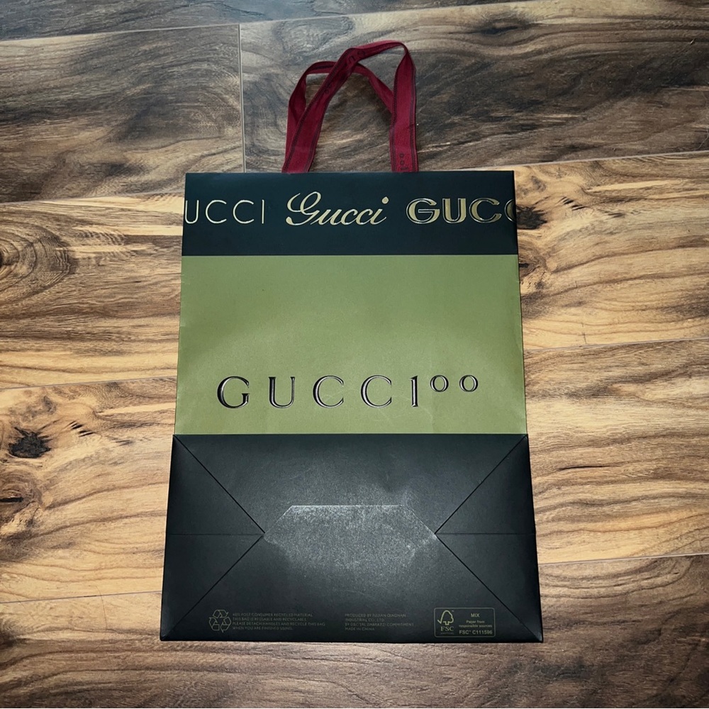 Authentic Gucci Shopping Bag. - Picture 2 of 6